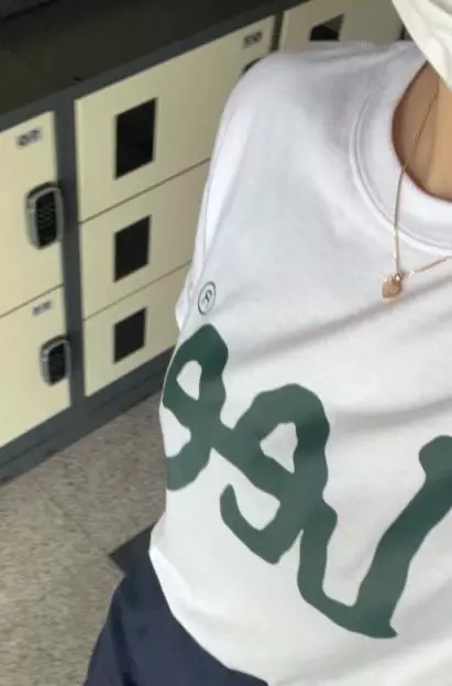 이쁘고 팔 접어서 입으면 또 다른 느낌으로 입을 수 있어요!