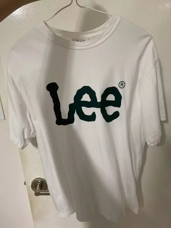 로고 색도 예쁘고, 오버핏으로 입기 너무 좋아요~ 굿