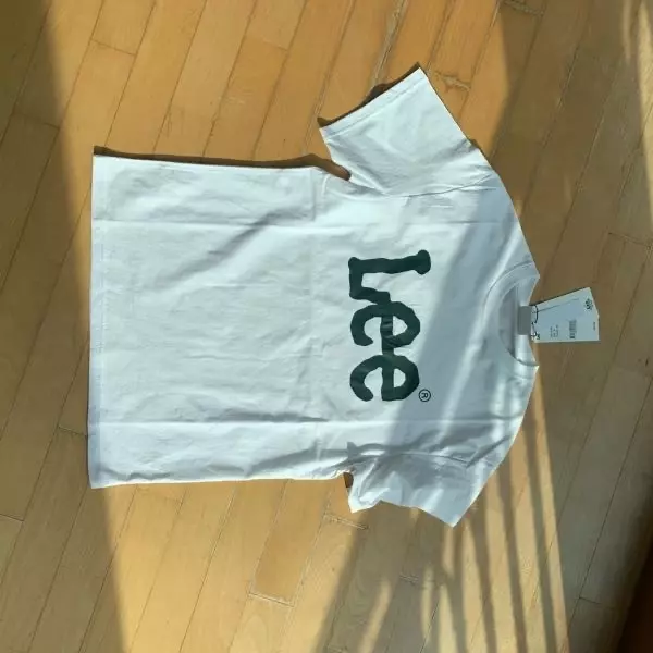 초록색이 생각보다 어둡습니다 하지만 그것만의 매력이 있네요