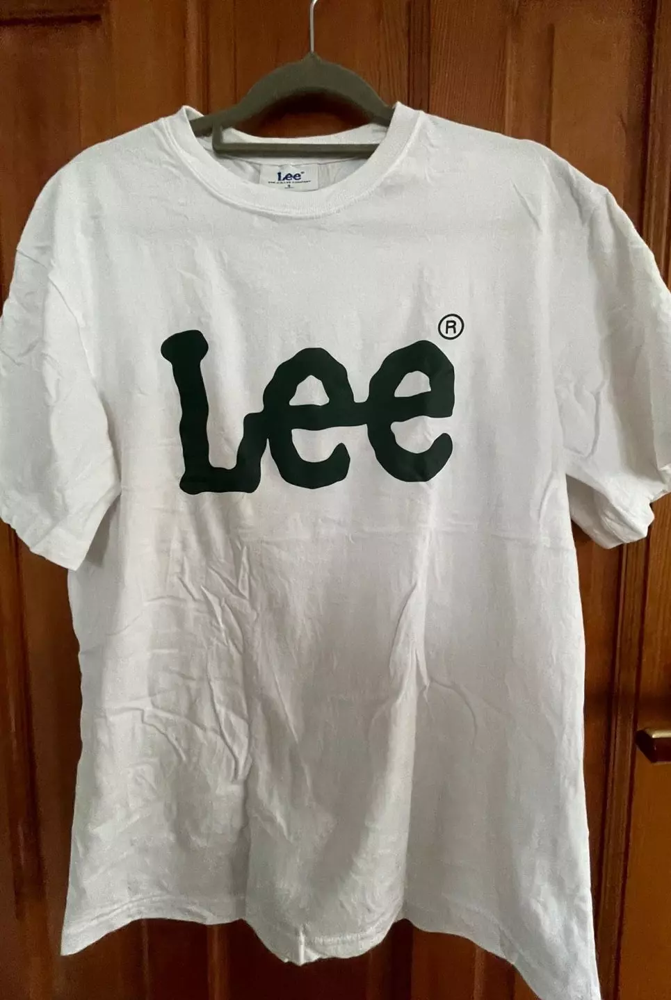 옷이 s임에도 불구하고 많이 커요ㅠㅠ 특히 팔부분 통이 너무커요. 그래도 어느 하의에