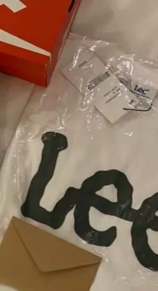 색도 이쁘고 사이즈 넉넉해서 편하고 박시하게 입을 수 있어요~