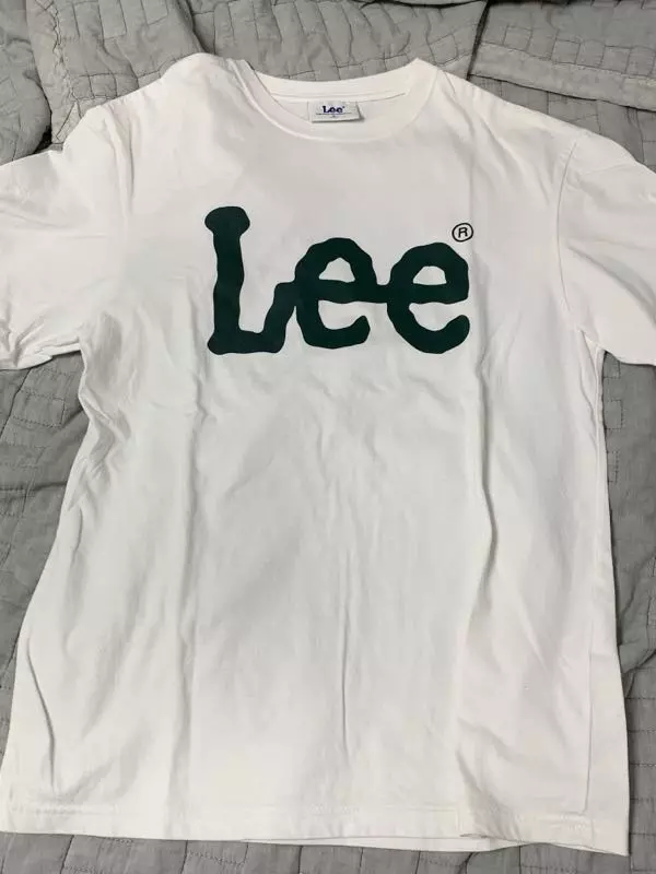 딱 예쁜 오버핏이에요 그냥 너무 예뻐요 초록색 글씨는 그나마 좀 흔하지 않아서 좋구여