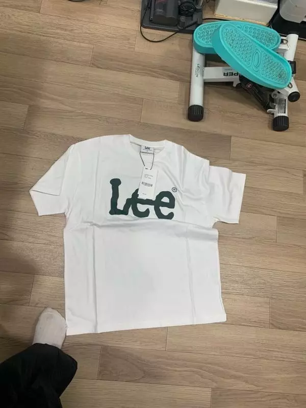 생각 보다 재질 괜찮습니다. 포인트 주고 싶어서 초록색으로 구매했어요~