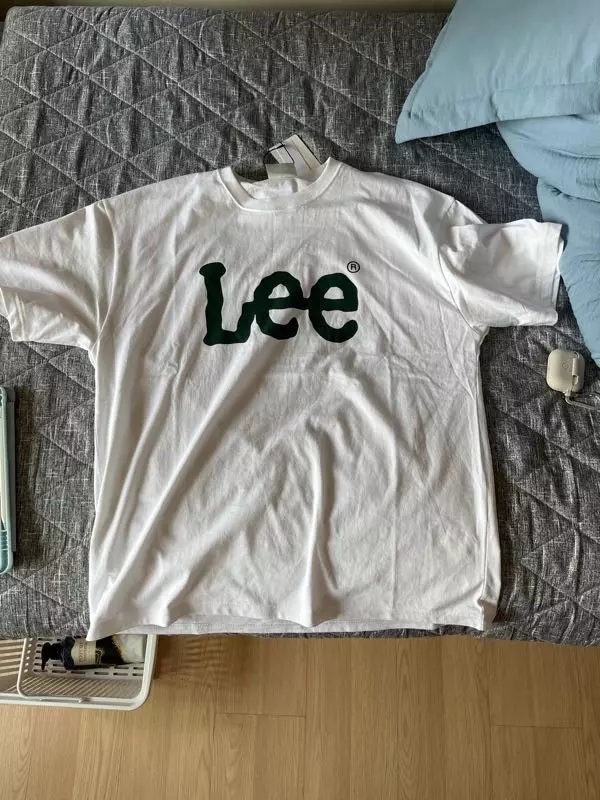 색깔 선명해서 너무 예쁘고 이번 여름에 잘 입을것 같아요^^
