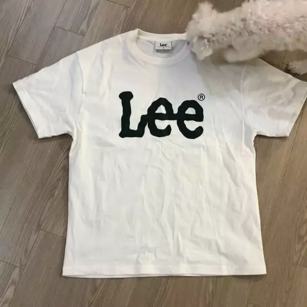 옷이 아주 예뻐요 우리 강아지가 엄청 좋아하네요 ㅋ 