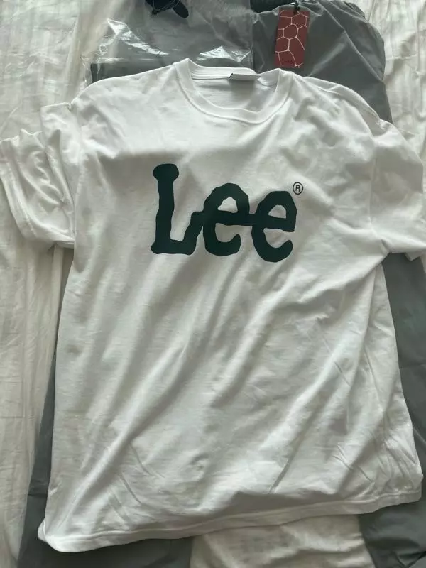 아주 만족스럽습니다! 다른 색도 구매할 의사 뿜뿜!!