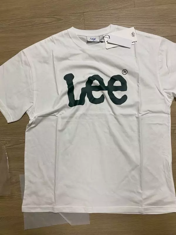 입고 싶었던 티셔츠 좋은가격에 구매 했습니다.배송도 빠루고 이쁩니다.