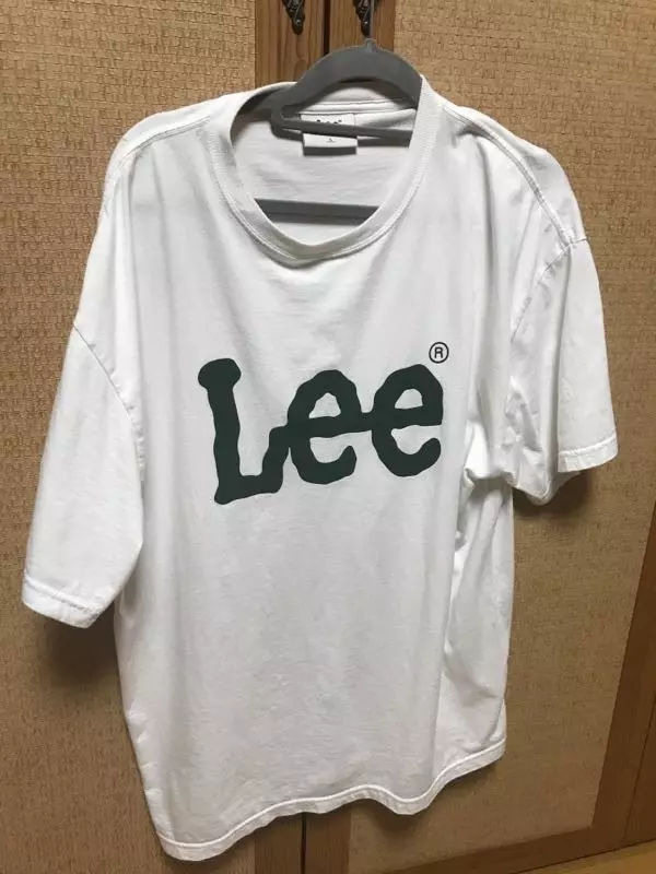 이뻐요 단점은 입고나가면 길에서 무조건 똑같은 옷 한명은 마주칩니다