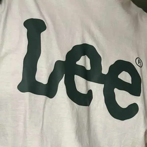 남동생 사준 옷인데 어느 옷에서나 잘 어울려서 좋습니다 !-!