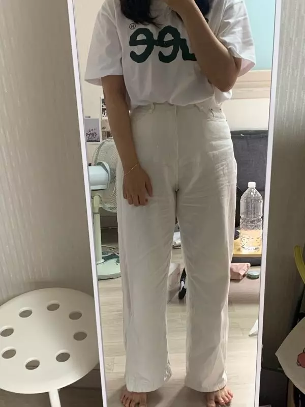 Lee 티셔츠 처음 사는데 초록색 포인트 너무 귀여워요 :)초록반스랑 신으니까 포인트 있