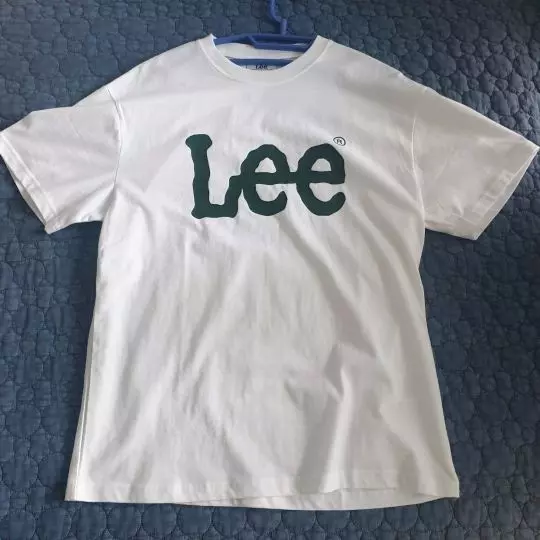 휘뚜루 마뚜루 초록색 바지랑 같이 입으려고 샀는데 짱 좋아요~~ s랑 m중에 고민하다 s