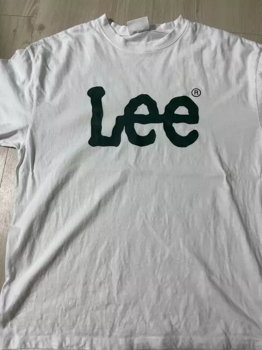 교복으로잘입고 다닙니다 사이즈는약간 헐렁한정도