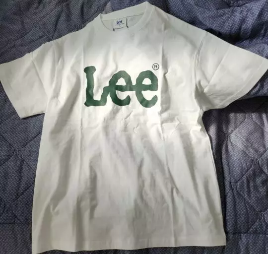 리 반팔티 재질 좋아요ㅡ다른색 입다가 요거 이뻐보여 샀어요