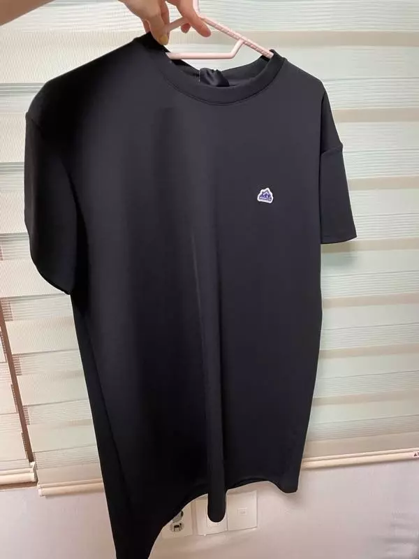 떡대 엄청나게 커보이고 약간 수영복같은 재질이에여