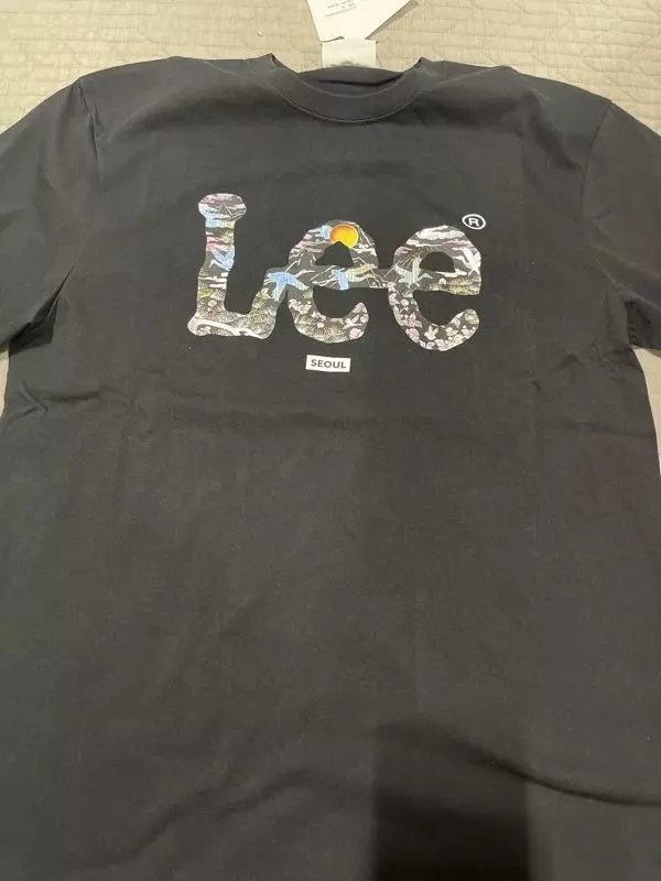 사이즈가 생각보다 너무 커요 앞에 로고 부분이 이뻐요추천합니당