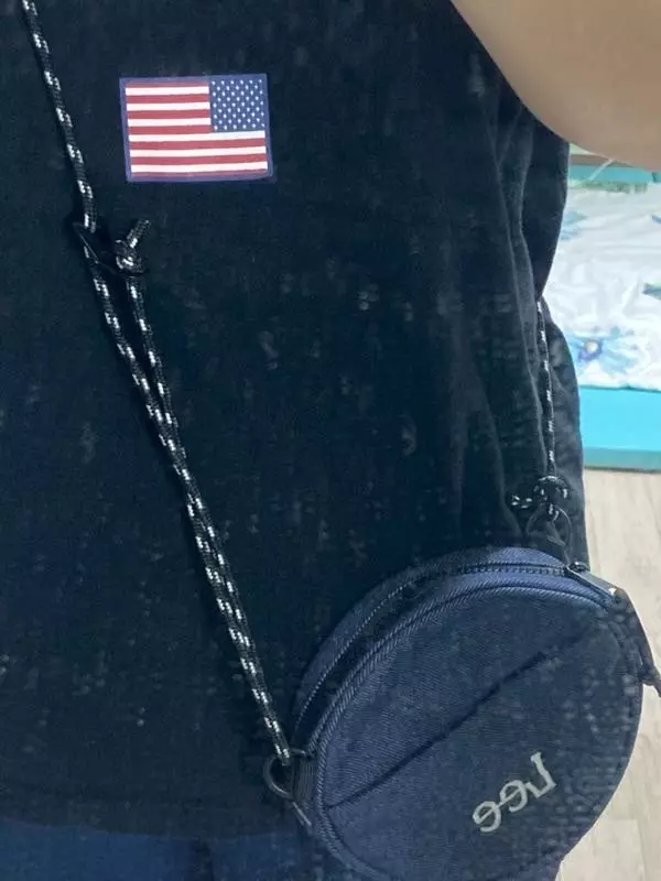 일단 디자인이 너무 이뻐요 ㅠㅠ색깔도 딱 원하던 색깔