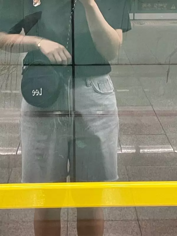 너무너무 귀여운 가방이에요 완전 강추 근데 조금 끈이 약한가봐요 오늘 처음 매고 왓는