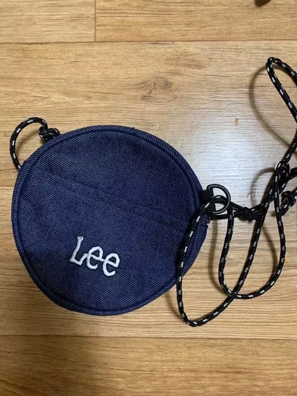 귀여운 가방 수납하기엔 좀 작지만 너무 귀엽고 예쁨