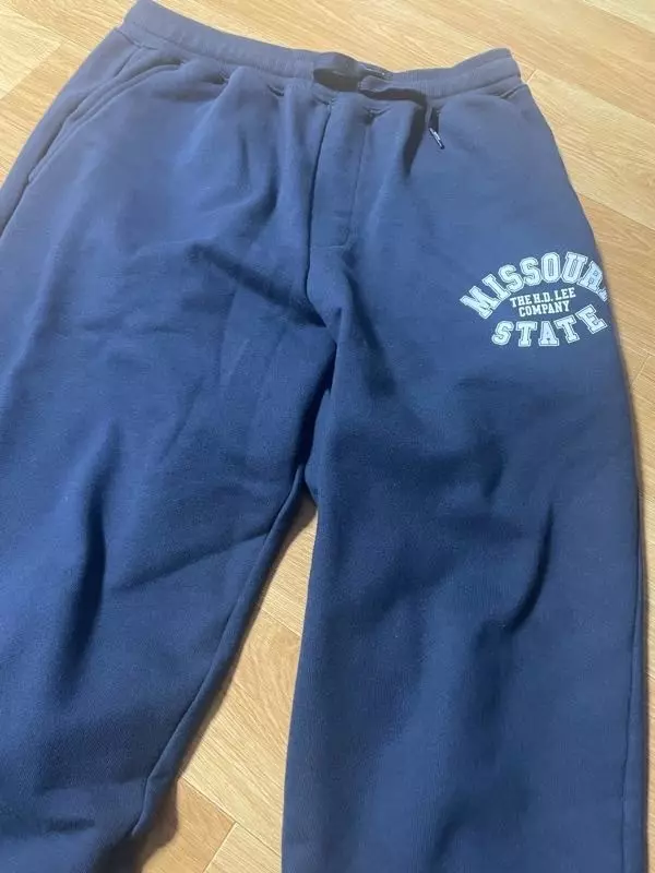 첨에 라지 사이즈 했다가 너무 커서 m으로 변경 했어요!m사이즈도 넉넉하게 나왔네요!제