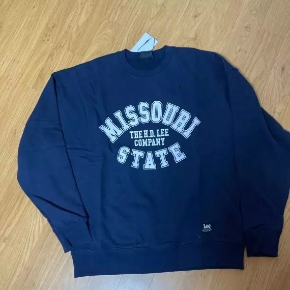 기모 없어서 좋고 탄탄해요! 길이에 비해 품이 좀 커서 레이어드해도 좋을거같아용