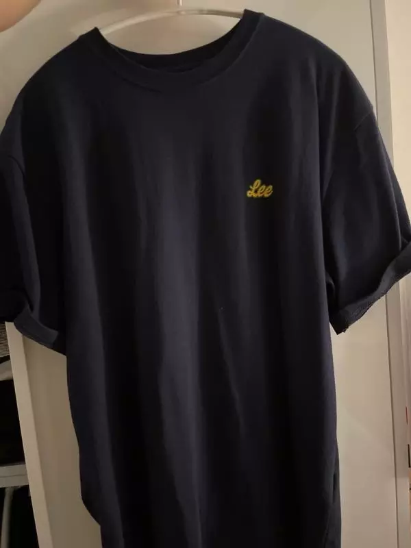 팔통과 가슴둘레 비율이 안맞는 느낌..?팔통이 되게 크네요 그래도 입을만해요