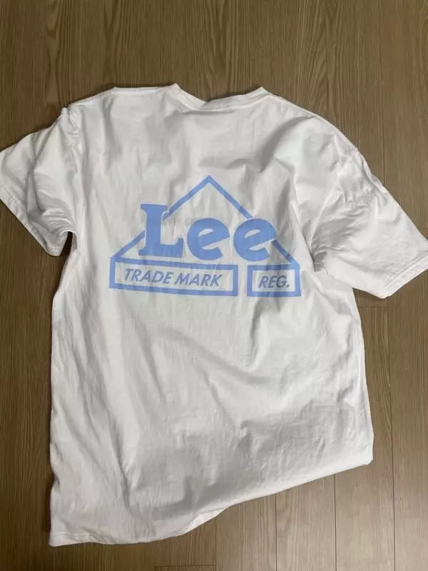 깔끔하게 이뻐요 여름에 잘 어울르는 하늘색이에요