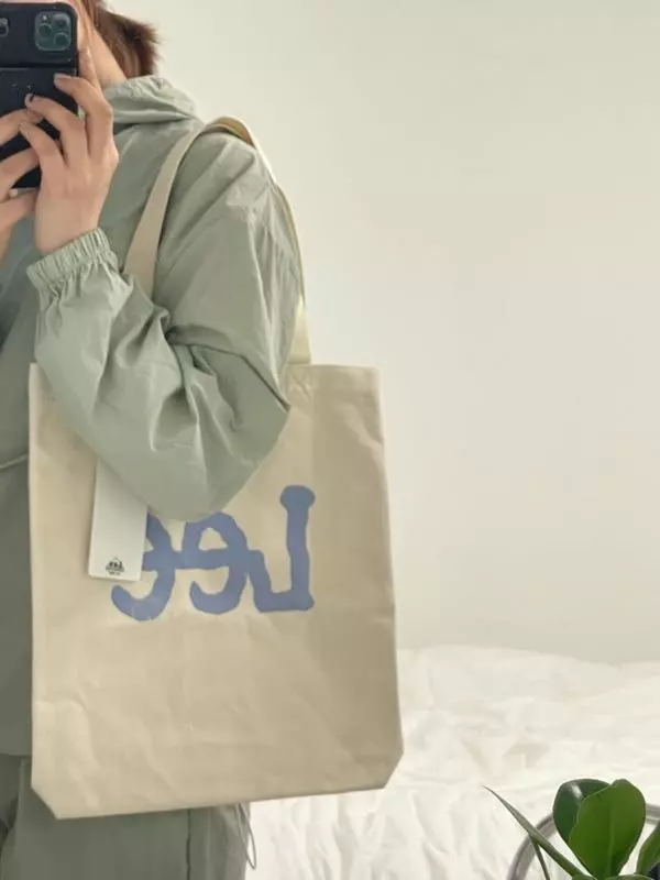 평소에 리 제품을 좋아하는데 파스텔톤 좋아하시고 귀여운거 좋아하시면 이 가방 진짜 