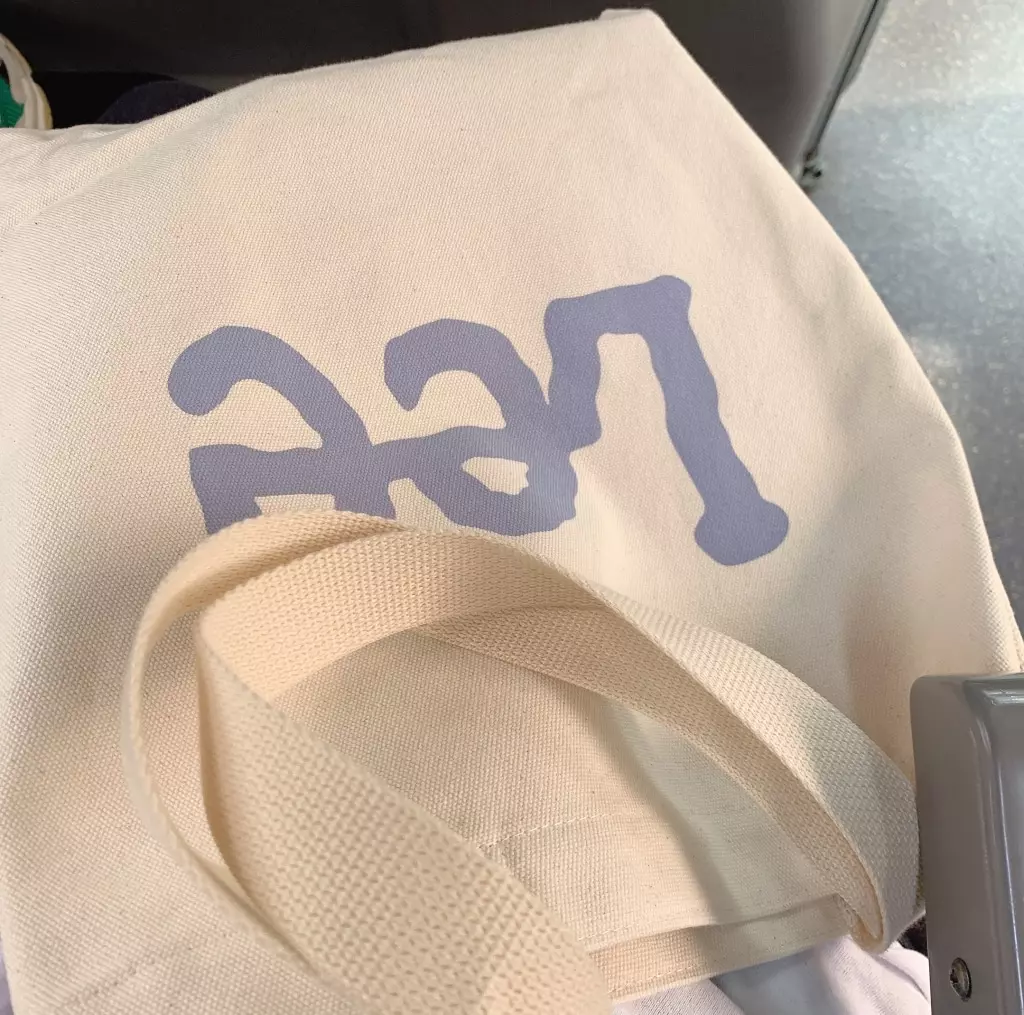 색감도 진짜 예쁘고 크기도 적당하고 아주 좋아요!