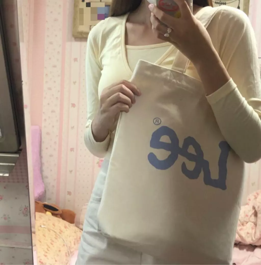 일단 수납공간이 넉넉해서 좋고  튼튼해서 더 좋아요! 잘 쓰겠습니다 색도 정말 맘에들