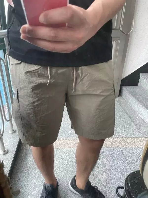 색깔도 괜찮고 입었을때 짧을거 같지만 안짧아요! 딱 적당한(?) 느낌인거같아요!! 감사