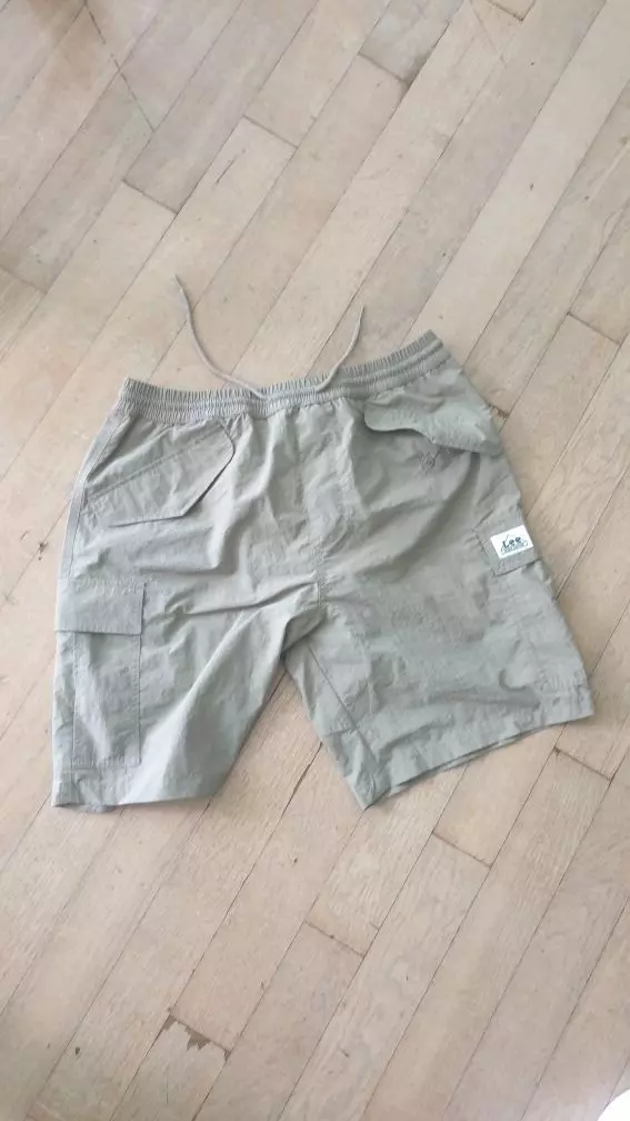 면인줄 알았는데 나일론임 걸어다닐때 마다 바스락 거림 저같이 암살을 자주하는 입장에