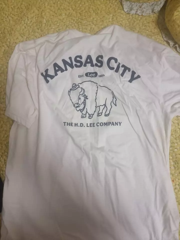 잘입고 있구요 만족합니다.디자인도 맘에드네요