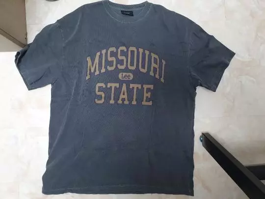 얆아서 지금 더위에 좋아요! 프린팅이랑 티 색감이랑 잘맞네요