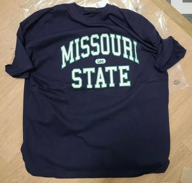 단순 길이만 긴게 아니라 어깨 및 가슴 품도 커서 마음에 듭니다