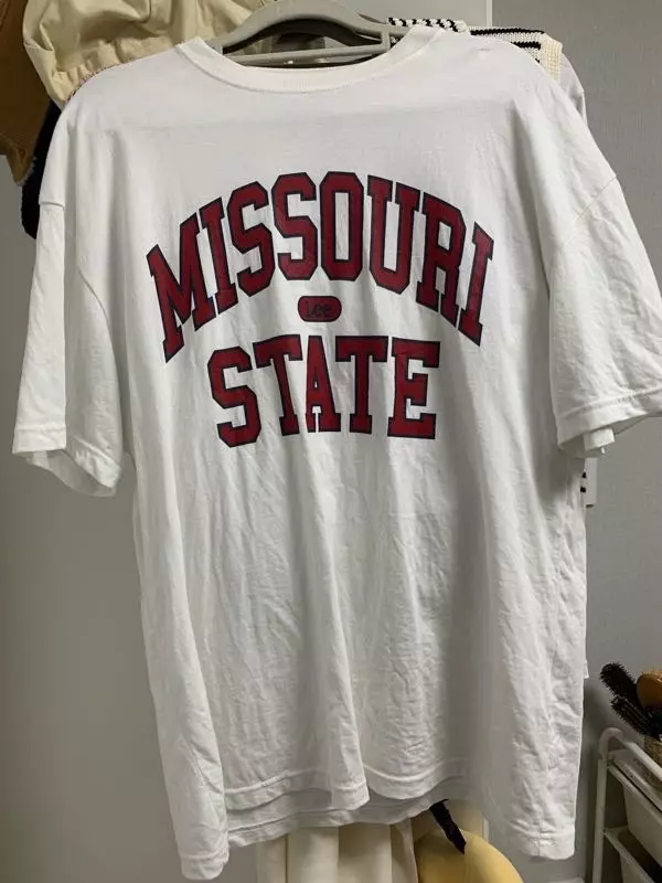 편하게 입으려고 구매했어요 사이즈는 많이 큽니다