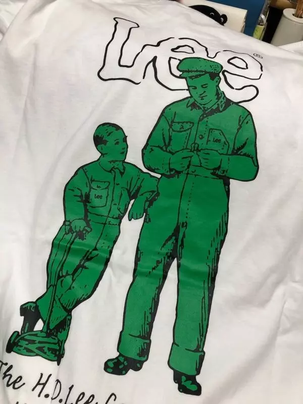 엉덩이를 덮을수 있는 품 넓은, 낙낙한 사이즈를 원했는데 딱 이네요 근데, 다른 브랜드