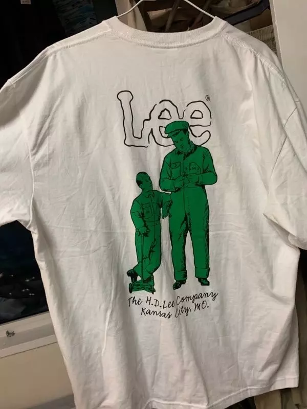 뒷면프린팅 너무 예뻐요 ㅠ 진짜 색감이랑 디자인보고 반해서 바로 샀어요