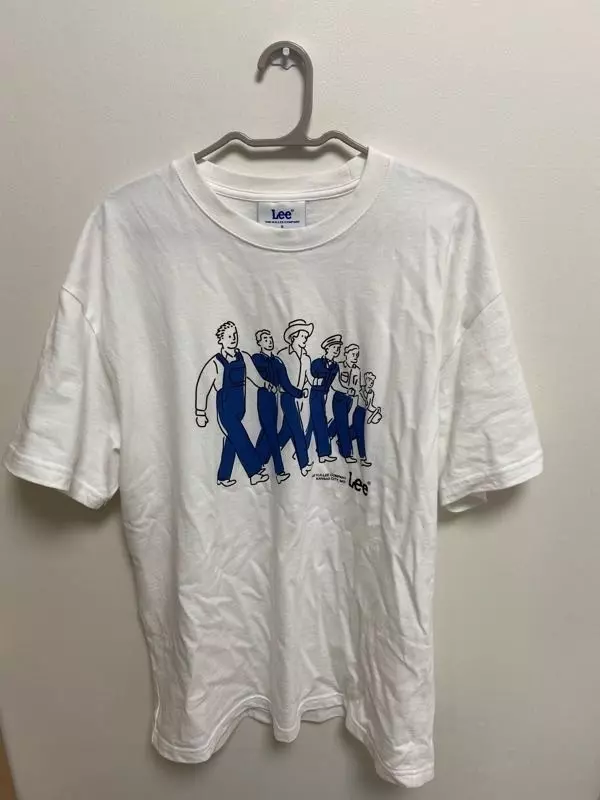 탄탄한 재질이라 오래 입을 거 같아요 프린팅이 귀여워요