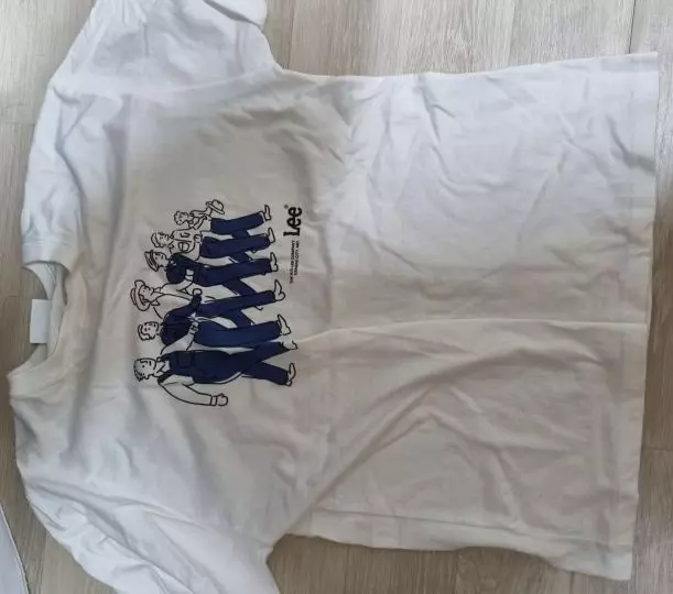 저렴하게 구매했습니다 매우 맘에들어요!! 다음에도 구매할게요