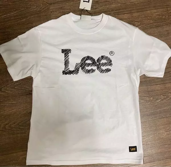 사이즈도 넉넉히 잘 맞고 좋아요 스케치모양이 예쁘네요