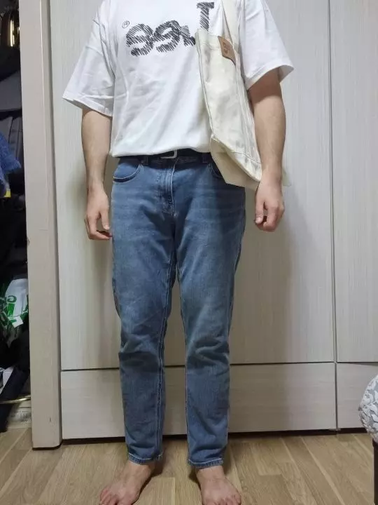 개인적으로 청바지와 정말 잘 어울리는 티셔츠라 생각합니다.워낙 유명한 Lee 로고 티셔