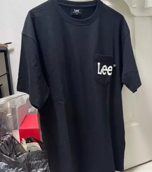 세일할때 사서 싸게 잘샀네요 크기는 평균 엠 사이즈 랑 비슷하네요