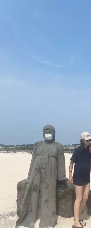 제 키가 158cm이고 s사이즈로 주문했어용길이 보여드리려구 사진올렸어용 옷 이뻐용~~