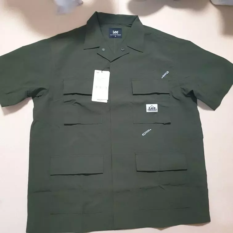 단독으로 입어도 포인트가 되서 진짜 너무 이쁘고 자주 입아요