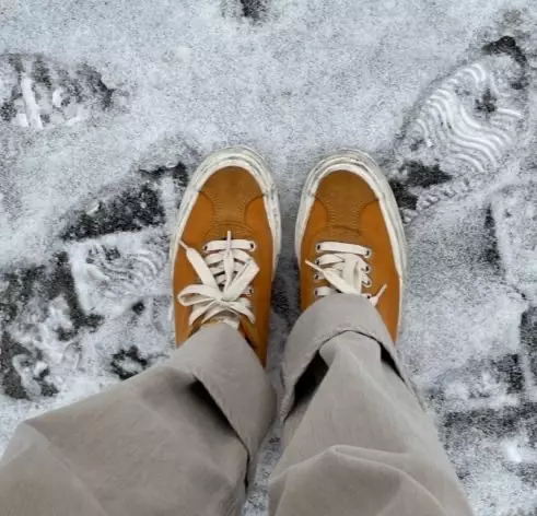 노란색으로 색 포인트 주기 정말 좋아요!! 신발도 편하고..!