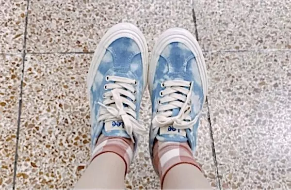 너무 맘에 들어서 만족합니다..예쁘고 편하고ㅠㅠ다만 사이즈가 표기된 것과는 너무 차