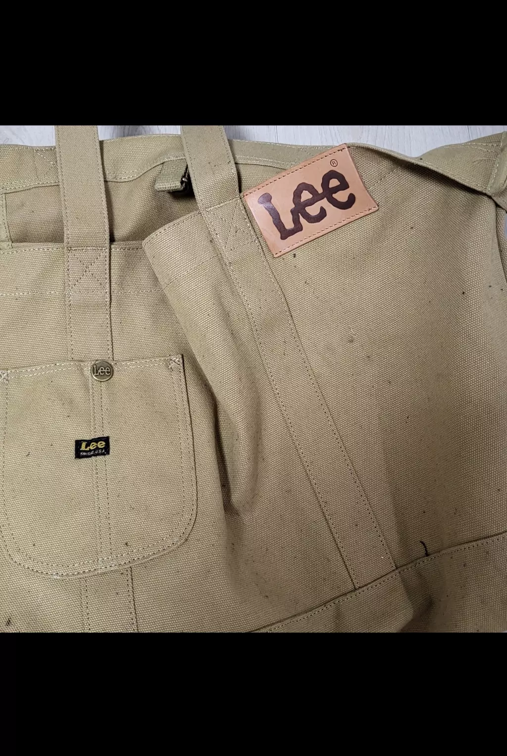 선물로 준건데 유용하게 잘 쓰고다니고 있어서 좋아요 넉넉해요 엄청!