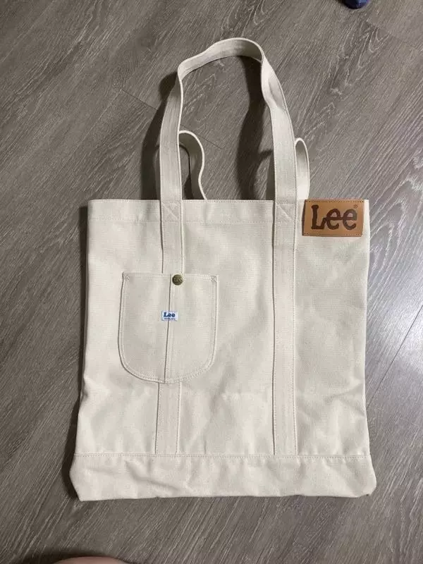 아니 세일해서 이 가격에 퀄리티 무엇??!앞 뒤 내부 총 3개 주머니에다가전공책 3개 넣