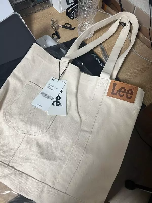 딱 사이트대로 인 것 같아요!! 막 쓰기 좋습니다 대학생인데 전공책도 들어갈만큼 탄탄