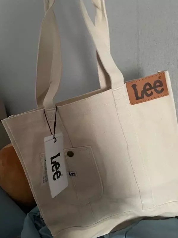 완전 예뻐요 수납도 많이들어가고 완전 빈티지 그잡채 ..ㅜㅠ 가격도 싸고 최고